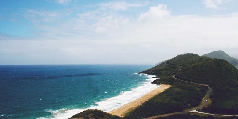 奇葩台幽默短片：复古风搞笑短视频如何用怀旧营销引爆年轻观众