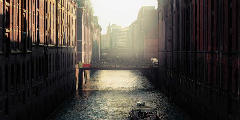 搞笑视频与奇葩台：极限运动失败集锦背后的安全警示与娱乐平衡术